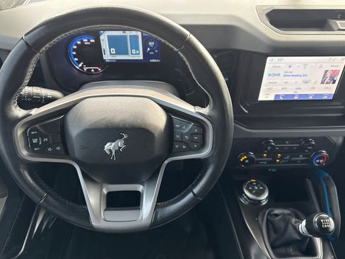 Used 2022 Ford Bronco Black Diamond image 14