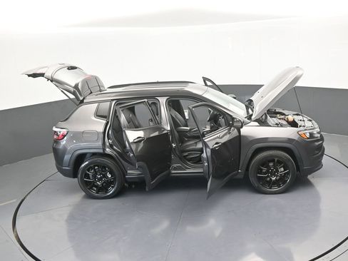 Used 2022 Jeep Compass Altitude image 65