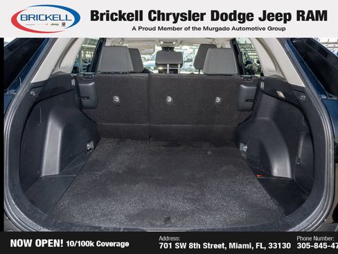 Used 2022 Toyota RAV4 XLE AWD/4WD image 9
