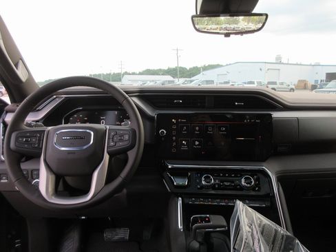 New 2026 GMC Sierra 1500 Denali w/ Denali Reserve Package image 18