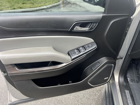 Used 2019 Chevrolet Suburban LT AWD/4WD image 24