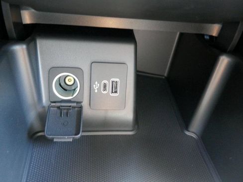 New 2025 Ford Explorer Active w/ Active Comfort Package image 18