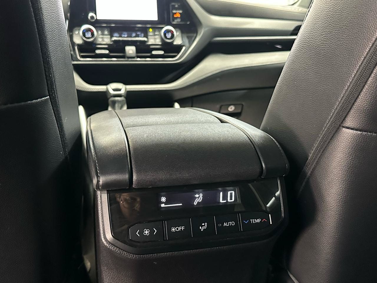 Used 2023 Toyota Highlander XSE AWD/4WD image 18