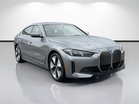 Used 2025 BMW i4 eDrive40 RWD image 1