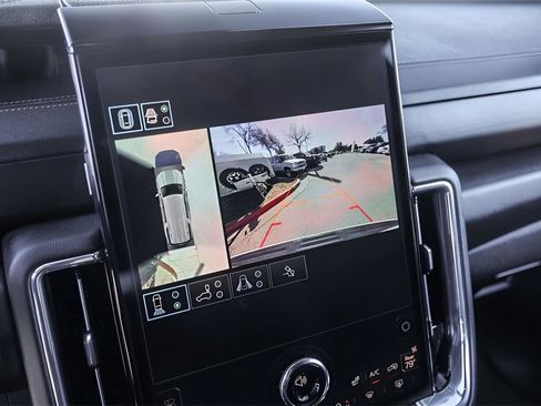 Used 2025 GMC Yukon XL Denali image 17