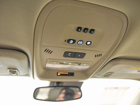 Used 2014 Chevrolet Volt Premium w/ Premium Trim Package image 29