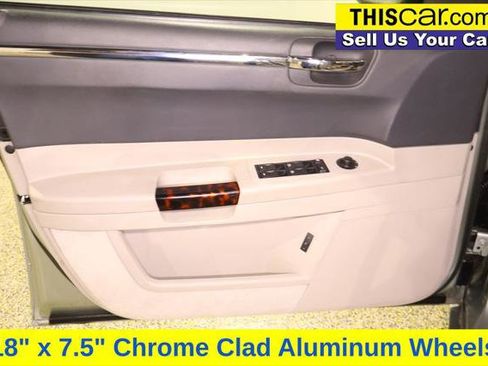 Used 2006 Chrysler 300 C RWD image 32