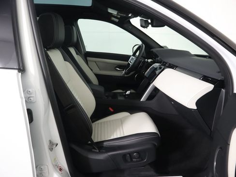 Certified 2025 Land Rover Discovery Sport Dynamic SE AWD/4WD image 22