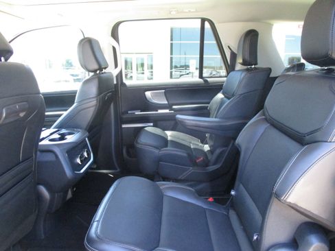Used 2025 Ford Expedition Max Platinum AWD/4WD image 42