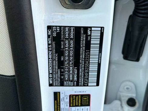 Certified 2025 Mercedes-Benz GLE 350 4MATIC image 37