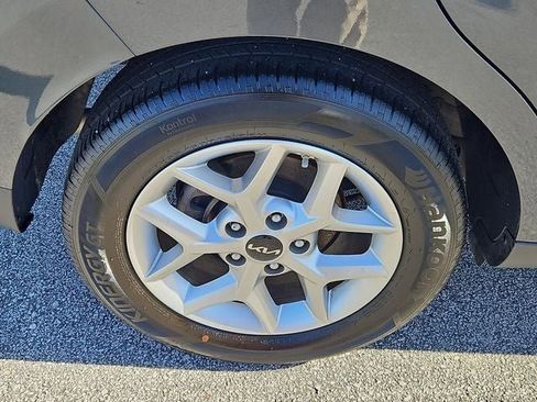 Used 2024 Kia Soul LX w/ Option Group 015 image 12