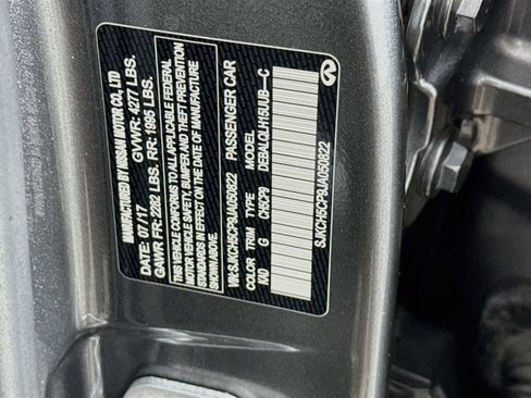 Used 2018 INFINITI QX30 w/ Cargo Package FWD image 27