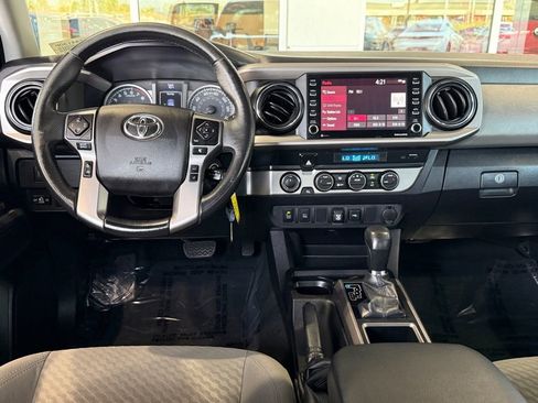 Used 2021 Toyota Tacoma SR5 w/ Technology Package AWD/4WD image 33