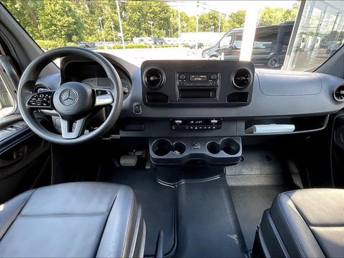 Used 2023 Mercedes-Benz Sprinter 2500 image 10