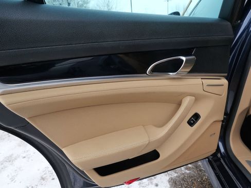 Used 2016 Porsche Panamera 4S image 11