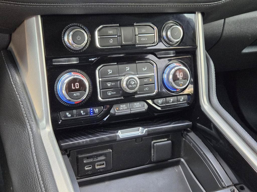 Used 2021 GMC Yukon Denali w/ Denali Ultimate Package AWD/4WD image 32