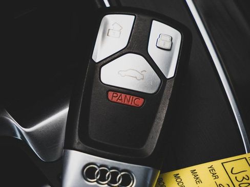 Used 2018 Audi Q5 2.0T Premium w/ Convenience Package image 17