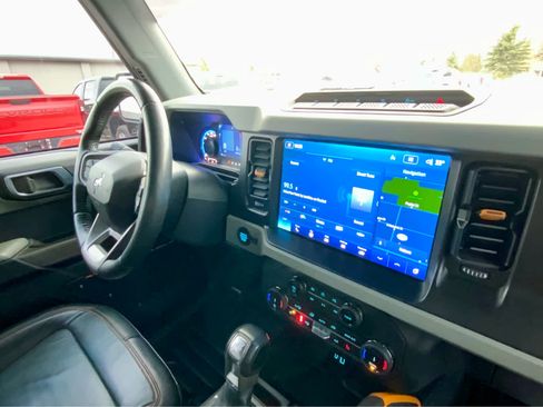 Used 2022 Ford Bronco Badlands image 41