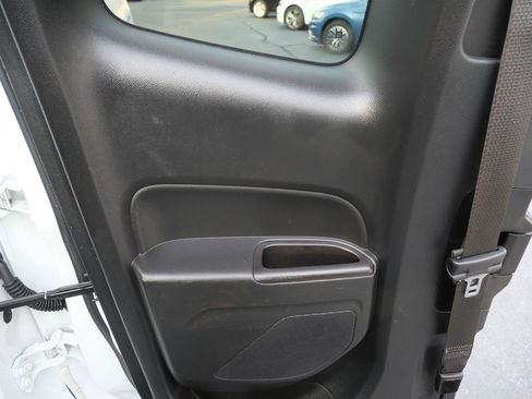 Used 2020 GMC Canyon SLE w/ Elevation Edition image 17