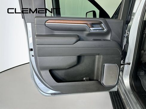 Used 2024 GMC Sierra 2500 Denali w/ Denali Reserve Package AWD/4WD image 32