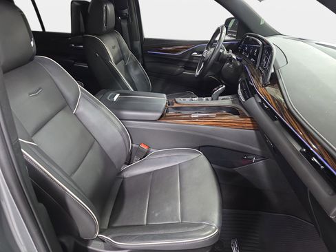 Used 2024 Cadillac Escalade Premium Luxury image 10