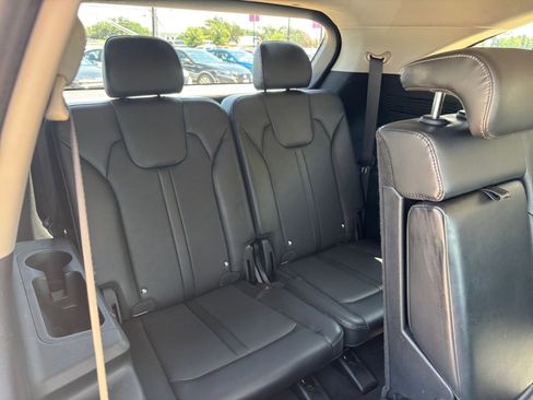 Used 2024 Kia Sorento S FWD image 31