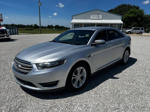 Used 2017 Ford Taurus SEL w/ Equipment Group 201A AWD/4WD image 7