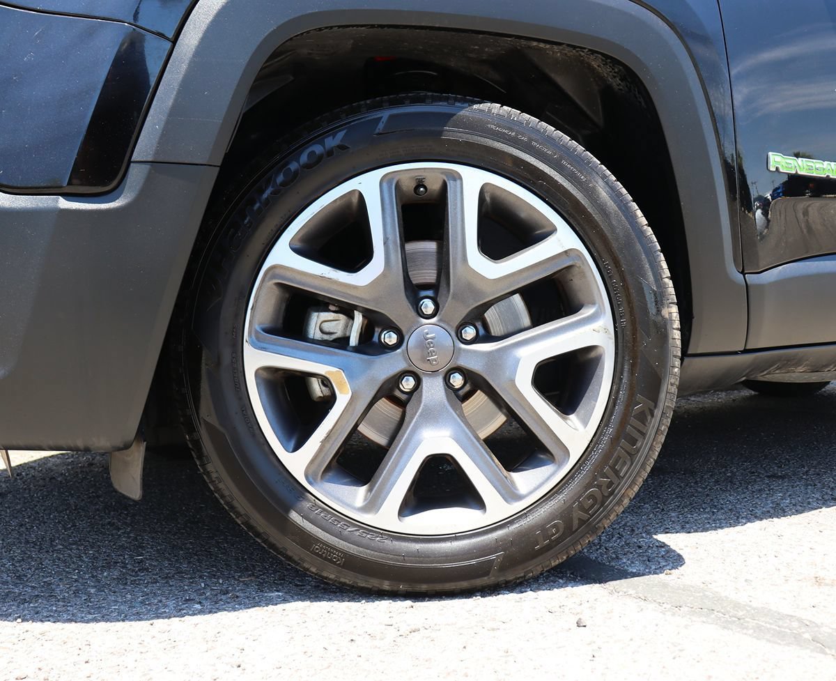 Used 2018 Jeep Renegade Latitude FWD image 6