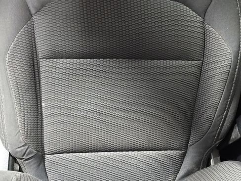 Used 2017 Ford Explorer XLT FWD image 16