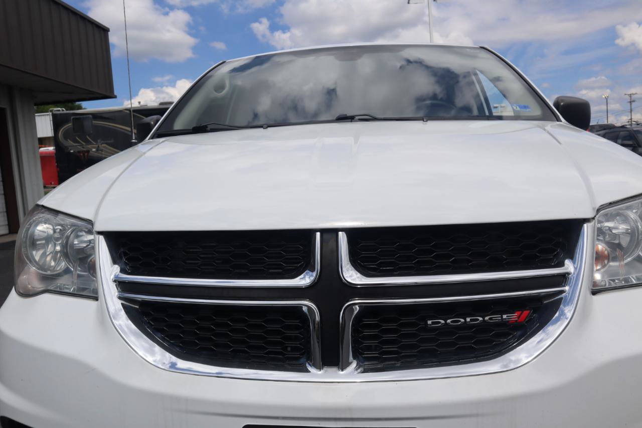 Used 2019 Dodge Grand Caravan SE w/ UConnect Hands-Free Group FWD image 28