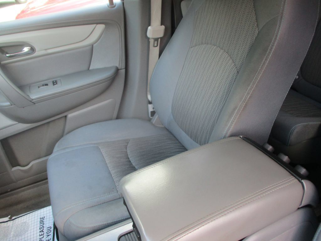 Used 2014 Chevrolet Traverse LS FWD image 13