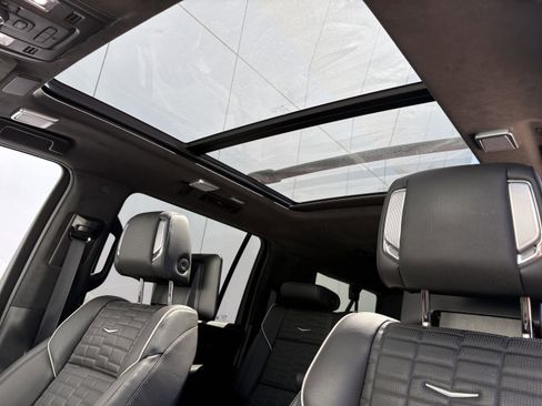 Certified 2024 Cadillac Escalade ESV V AWD/4WD image 17
