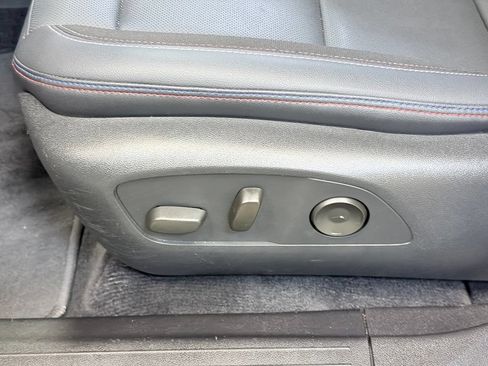 Used 2024 Chevrolet Equinox EV RS FWD image 12