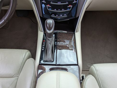 Used 2014 Cadillac XTS image 18