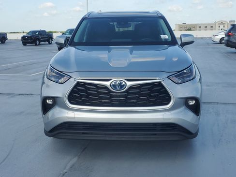 Used 2023 Toyota Highlander XLE FWD image 8