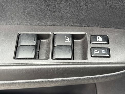 Used 2018 Nissan Versa Note SV image 21