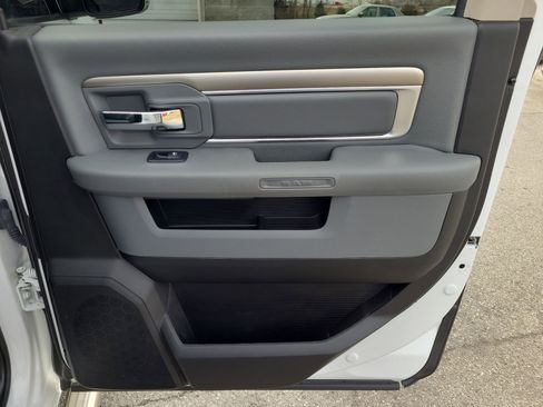 Used 2019 RAM 1500 Classic SLT image 27