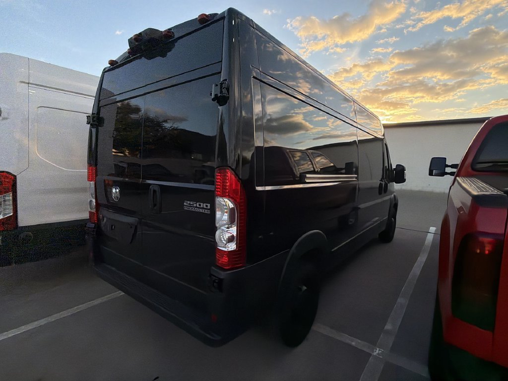 Used 2023 RAM ProMaster 2500 FWD image 3