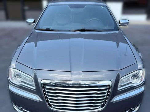 Used 2012 Chrysler 300 Limited RWD image 9