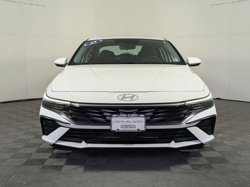 Used 2025 Hyundai Elantra SEL image 12