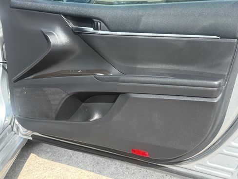 Used 2022 Toyota Camry SE FWD image 12