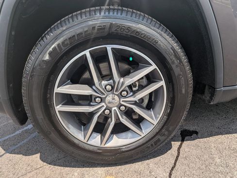 Used 2018 Jeep Grand Cherokee Limited AWD/4WD image 17