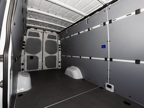 Used 2025 Mercedes-Benz Sprinter 3500 image 19