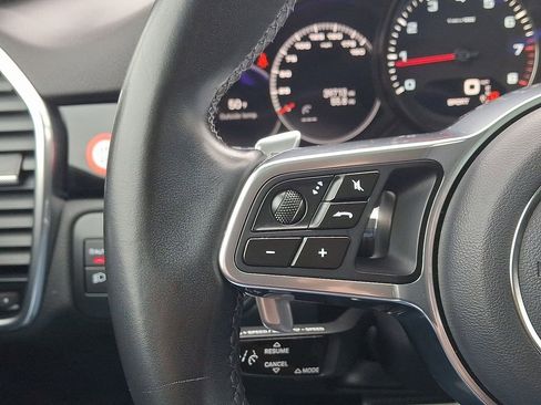 Used 2023 Porsche Cayenne S image 25
