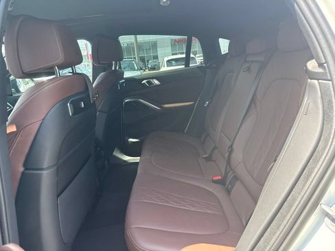 Used 2024 BMW X6 xDrive40i w/ Premium Package AWD/4WD image 8