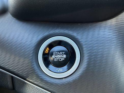 Used 2024 Jeep Grand Cherokee L Laredo image 52