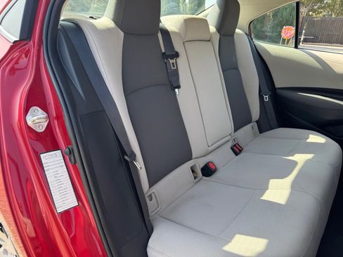Used 2021 Toyota Corolla LE image 19
