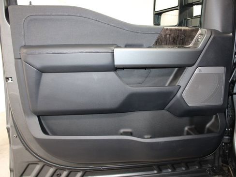 New 2026 Ford F250 Lariat w/ Black Appearance Package image 22