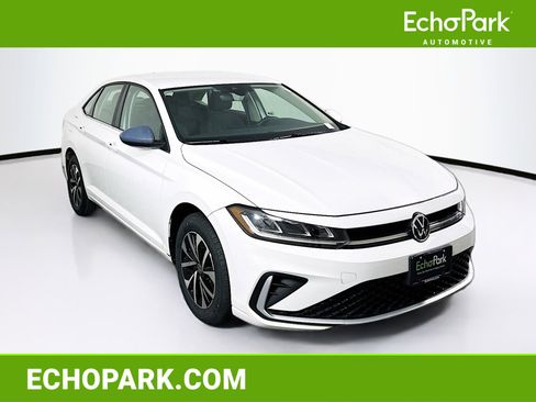 Used 2025 Volkswagen Jetta S image 1