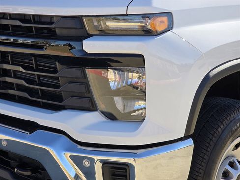 Used 2025 Chevrolet Silverado 3500 W/T w/ WT/CX Safety Package image 6